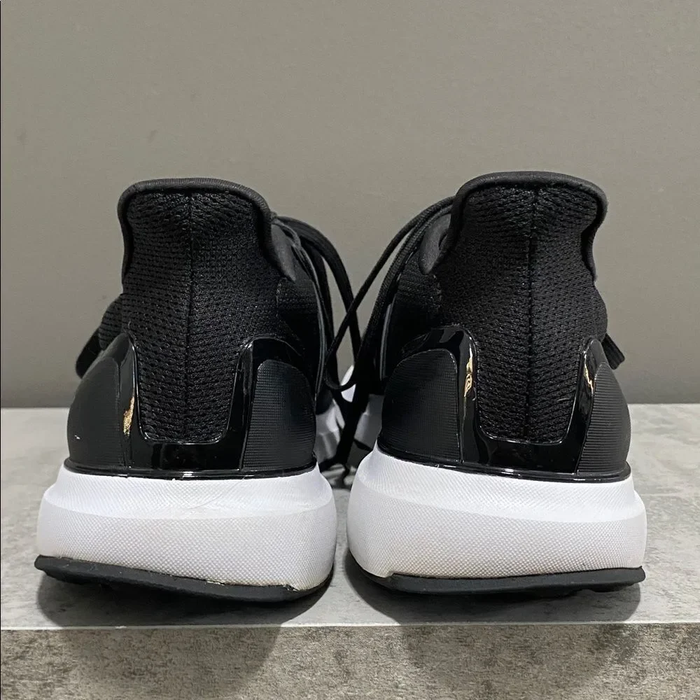 Adidas Bounce Black and White Athletic Shoes Mens 7.5 Women’s 9